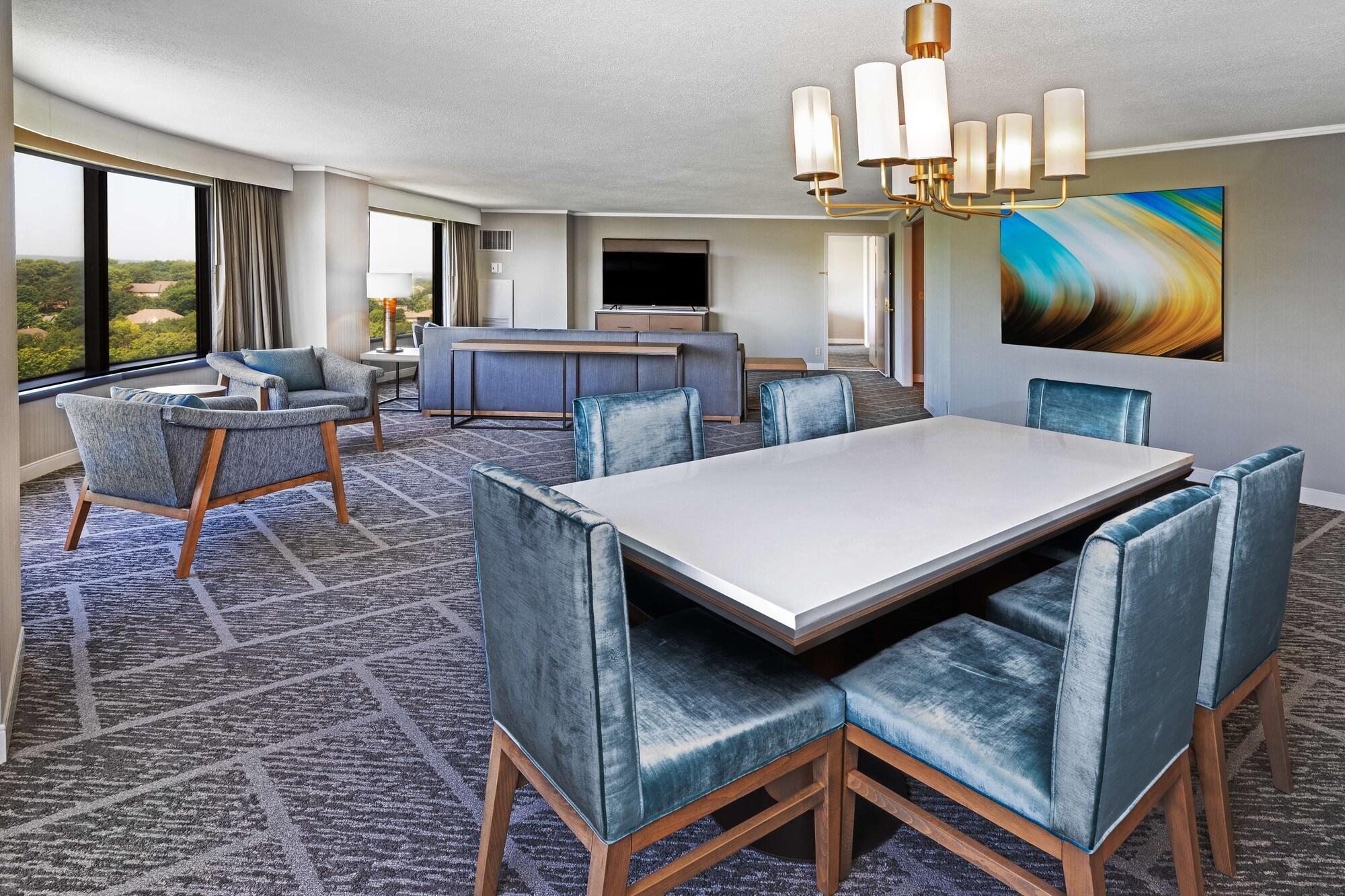 Doubletree By Hilton Tulsa At Warren Place Exterior photo