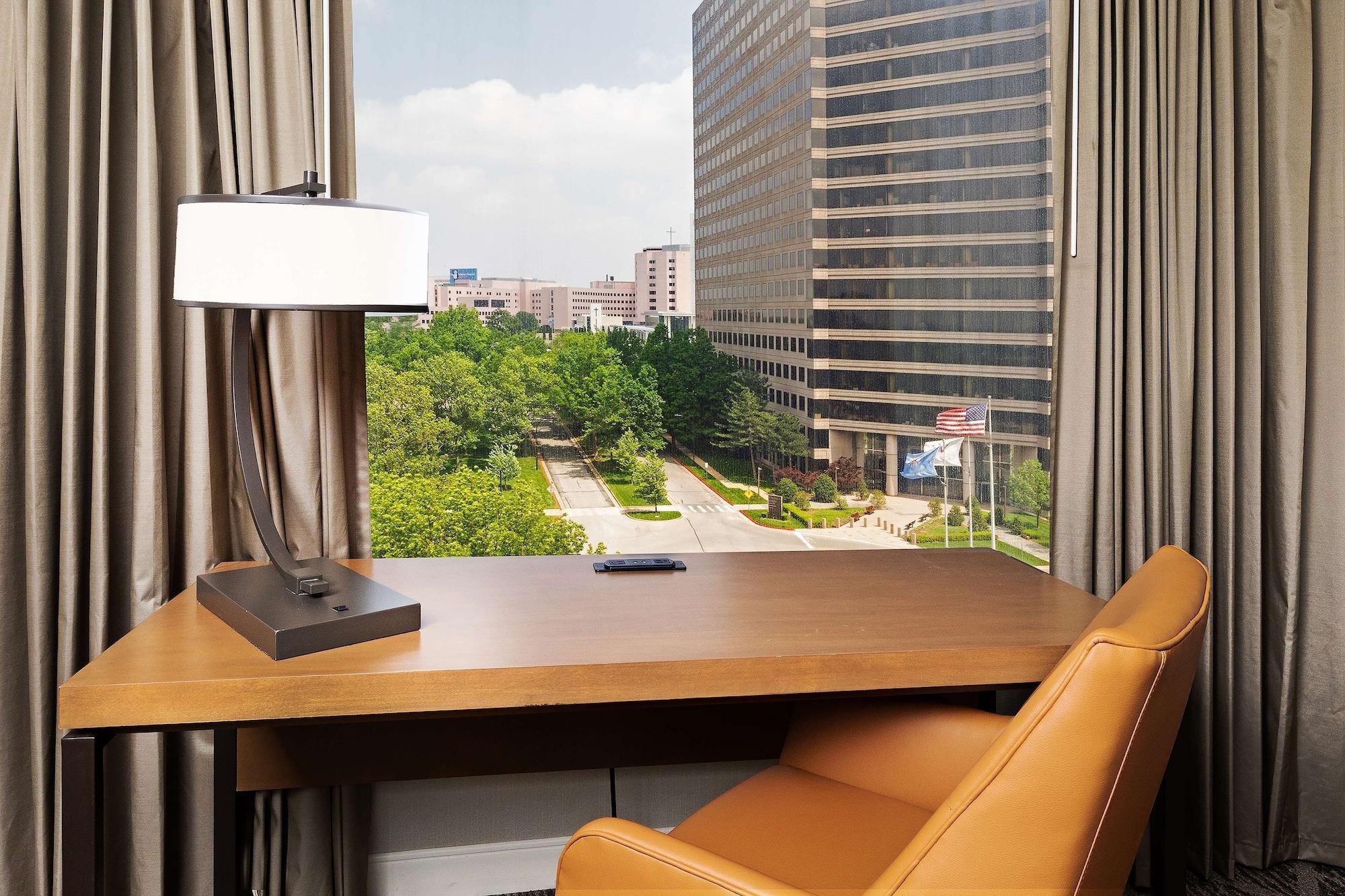 Doubletree By Hilton Tulsa At Warren Place Exterior photo