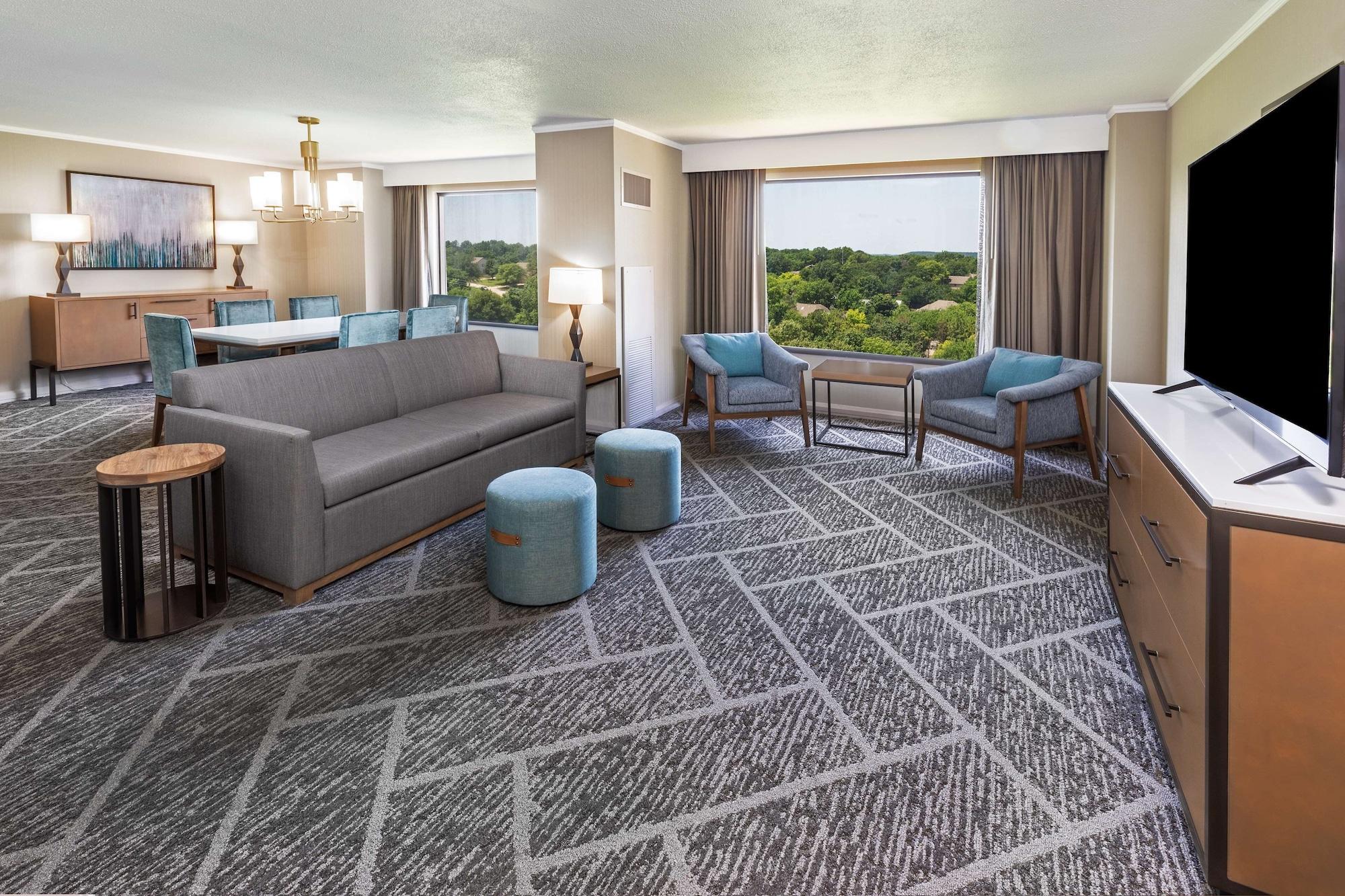 Doubletree By Hilton Tulsa At Warren Place Exterior photo