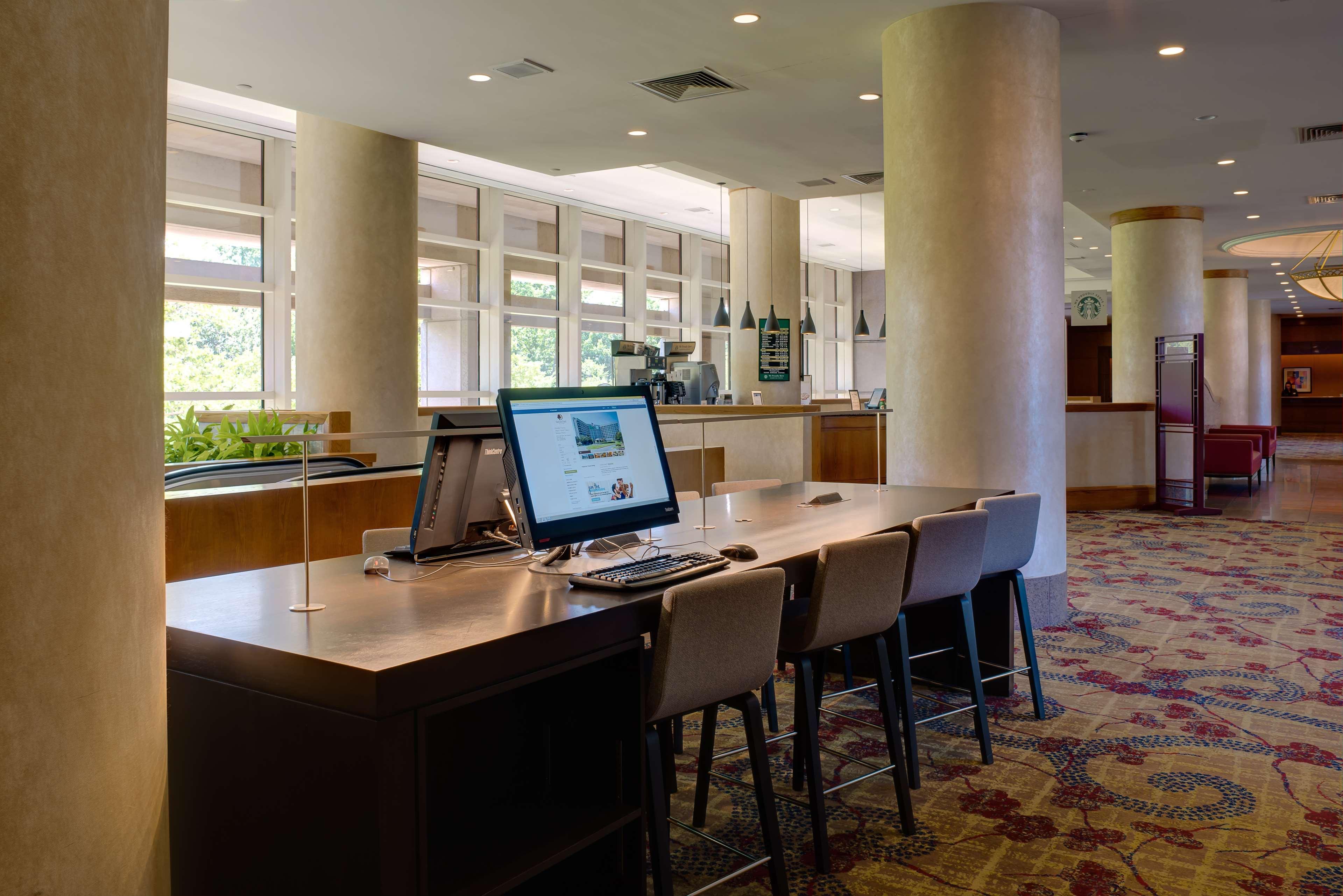 Doubletree By Hilton Tulsa At Warren Place Exterior photo