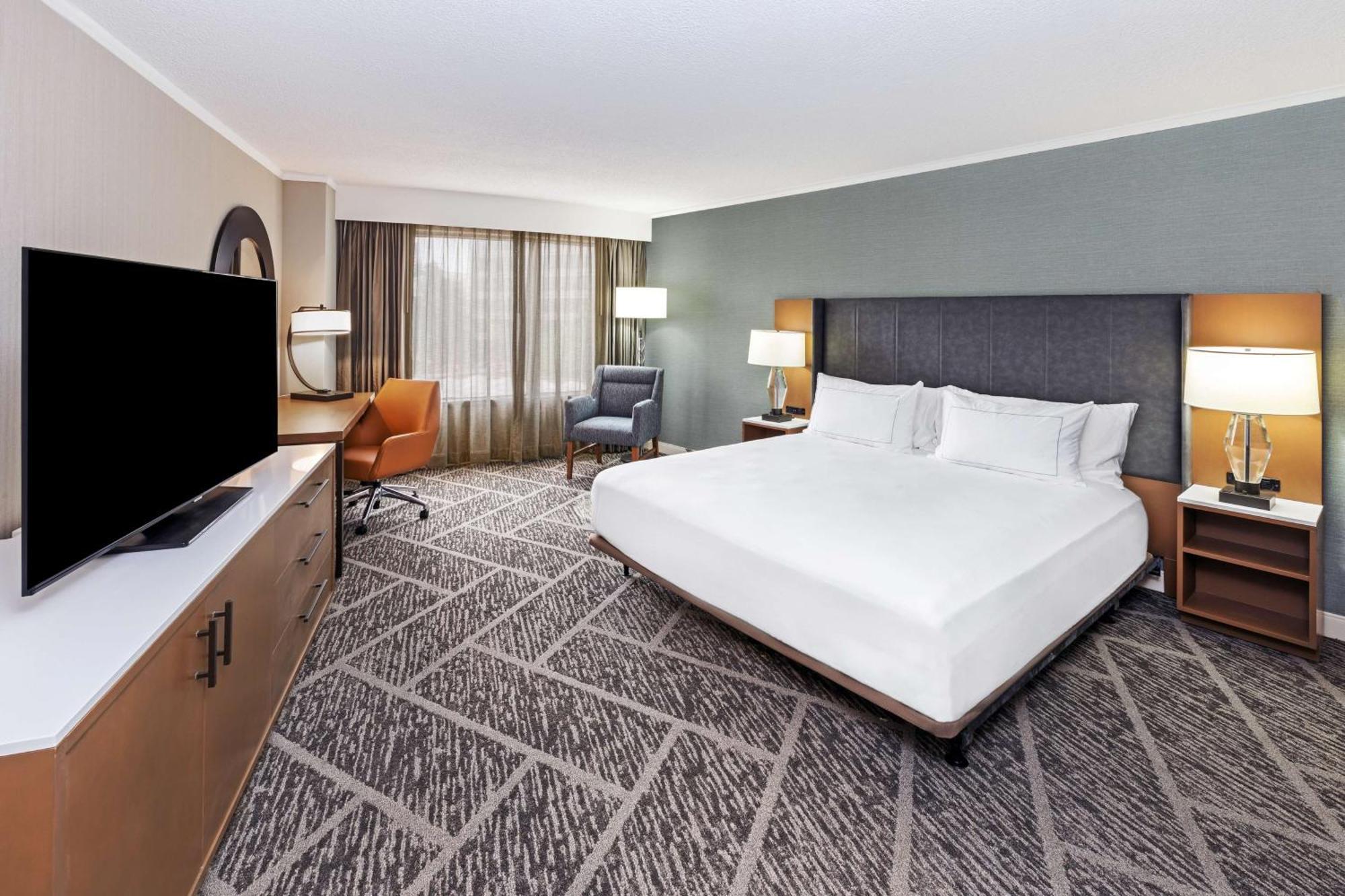 Doubletree By Hilton Tulsa At Warren Place Exterior photo